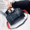 Skórzany aligator wytłoczona torebka poduszki Europa i Stany Zjednoczone Fi Nucowane klamra paska pojedyncze ramię Crossbody Bag 36LO#