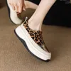 Vrijetijdsschoenen Zacht leer Dikke bodem Pluizige loafers met kleurblokken Vrouwelijke helling met luipaardprint met ronde kop Luie platformsneakers