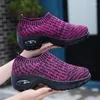 Buty swobodne kobiety lekkie trampki prowadzące sporty na świeżym powietrzu oddychającą siatkę komfortowy platforma paliwowa sneaker