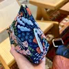 Floral Bordado Makeup Bag Vacati Tecido Pequena Bolsa Meninas Viagem Busin viagem portátil zíper saco de armazenamento S4qN #