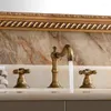 Banyo lavabo muslukları Avrupa antika karıştırıcı musluk çift saplı üç delik pirinç musluk sprey spout retro havza drenaj düzeneği