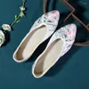 Chaussures décontractées femmes sans lacet bout pointu ballerines dames ethnique brodé robe de printemps confortable maman mocassins mocassins vintage