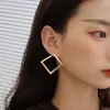 Dangle Earrings Modern Women's2024ファッション不規則なレトロビンテージ女性ジュエリーシンプルなゴールデンペーパークリップ誇張