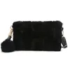 Sacs à bandoulière 2024 hiver pochette pour femmes Sac en peluche Pompon couleur unie doux mignon dames filles soirée Sac à Main