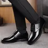 Robe chaussures hommes tenue d'affaires décontracté britannique pointu couleur unie dentelle cuir pour hommes hommes sans lacet large