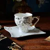 Conjuntos de chá estilo europeu retro ocidental ouro e prata copo de cerâmica conjunto com uma colher de porcelana para o chá da tarde