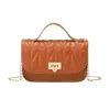 Schoudertassen Luxe Dames Borduur Handtas PU Leer Effen Kleur Messenger Bag Retro Vrije tijd Klassiekers Ontwerp Damestas