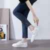 Sapatos de fitness branco feminino verão 2024 malha coreana correndo moda alta superior tênis esportes femininos apartamentos