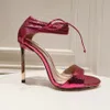Metal Stilettos Sandalet Yüksek Topuklu Tasarımcı Ayakkabı Topuklar Paris Elbise Klasikler Kadınlar 10cm Topuklu Serpantin Dermis Altın Altın Düğün Ayak Bileği Ayakkabıları Kutu