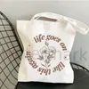 Livet går på butikspåsar anime gåva inspirerad tygväska kpop shoppare väska söta totes canvas väska stormarknad s2mc#