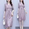 Robes décontractées Mode coréenne Rose V-Col Robe à lacets pour femmes 2024 Printemps / Été Long Haut de gamme Vêtements féminins d'âge moyen