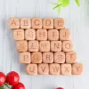 Kovict 12 mm 100-1000pcs Beech Natural Wooden Letter Perles alphabet pour les bijoux de chaîne de sucette bricolage accessoires