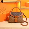 Designer bag Handbags Bags and womens bags are popular this year. One elegant small square bags are trendy and can be paired with crossbody casual womens bags