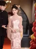 Robes décontractées Rose Stand Cou Cheongsam Toast Mariée Robe De Fiançailles Femme Été Style Chinois Rétro Long Mariage Pour Les Femmes