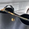 10a toppkvalitet läderväska klassiska axelväskor mode purses designer kvinna dhgate plånbok bolso de diseno liten messenger mens hink väska