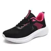 Scarpe casual di grandi dimensioni Stocking Goods Vulcanize Sneakers da donna traspiranti Visitatori sportivi grazie al fresco reale