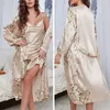 Startseite Kleidung Frühling Sommer Weibliche Kimono Bademantel Kleid Nachthemd Set Lose Satin Dressing Sexy Druck Kirsche 2Pcs Robe Nachtwäsche