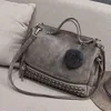 Sac à main Vintage en cuir Nubuck pour femmes, sacs à rivets plus grands, boule de cheveux, épaule moto, messager à poignée supérieure