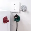 Haken Hause Kreative Daumen Wand Power Stecker Halter Badezimmer Lagerung Rack Küche Multifunktionale Kleiderbügel Haken