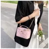 Tasarımcı Lüks Moda Tote Çanta Sonbahar ve Kışta Kadınlar İçin Yüksek Kaliteli Küçük Çanta 2024 Yeni Niş Tasarım Elmas Izgara Zinciri Crossbody Crossbody Çantası El İplik Torbası