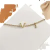 Vrouwen Designer Diamond Charm Armband Mode Trendy Letter V Hanger Gouden Sieraden Accessoires