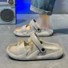 Zapatillas 2024 Hombres de verano Suela gruesa Playa Diapositivas Moda Impreso Zapatos de plataforma Sandalia al aire libre Letra ligera