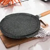 調理器具セットメーカーは、家庭用アルミニウムのノンスティック円形鉄板ヤキステーキピザベーキングパンを提供する