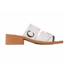 Femmes pantoufles de nouveau style blanc couleur solide imprimée sandale épaisse inférieure de fond de maison de couture pantoufle porte plage d'été fraîche