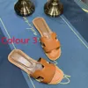 Sandales pour femmes Designer Pantoufles Femmes Plage Talon Plat Slide Mode Été Femmes Pantoufles Paresseuses En Cuir Véritable Ladie Slide Slides Livraison gratuite chaussures Taille 35-42