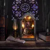 Zestaw półki z książkami Model montażowy gotycka architektura lalka DOM DIY Ręcznie robiona zabawka z światłami wstawka do sypialni Decorati 240321