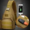 Borse Borsa a tracolla tattica militare con custodia per bottiglia Linea USB Borsa a petto Esercito Viaggio all'aperto Caccia Arrampicata Zaino da trekking