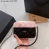 Axelväska designer high-end stil sommar ny hög skönhet kvinnor crossbody mångsidig och kedja fashionabla kontrastfärg stor kapacitet mobiltelefon