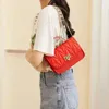 Schoudertassen Luxe Dames Borduur Handtas PU Leer Effen Kleur Messenger Bag Retro Vrije tijd Klassiekers Ontwerp Damestas