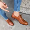 Scarpe eleganti Taglie forti Punta tonda Grana del legno Tacco spesso Traspirante Piccolo foro Stringata Blocco Décolleté da donna estivi retrò britannici