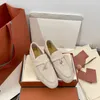 男性用の高級デザイナーLoafer Shoes女性ファッションスニーカーレザーローファーピンクブラックベビーブルーグレーネイビーカジュアルトレーナー