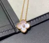 Hot Van Four Leaf Grass Necklace Womens Double sided Pink Shell Pendant Red Agate 18k Rose Gold White Fritillaria