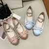 Flats merk ontwerp zijden ballerina pompen vrouwen zoete boog ballet flats dames kristal riem Mary janes schoenen in roze kleur