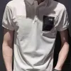 韓国のスリムなフィット感とトレンディなデザインの男性向けの新しい夏の短いTシャツ、ニッチの半袖のINSカジュアルポロシャツ大作をフィーチャー