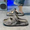 Zapatillas 2024 Hombres de verano Suela gruesa Playa Diapositivas Moda Impreso Zapatos de plataforma Sandalia al aire libre Letra ligera