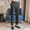 Abiti da uomo Moda Design con cinturino per pantaloni casual Uomo Nero Abito formale da lavoro Maschile Slim Fit Pantaloni sociali da ufficio 2024 Primavera