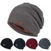 Berretti Cappello invernale da uomo foderato in pile con etichetta Berretto lavorato a maglia in poliestere a righe alla moda Berretti semplici caldi da uomo