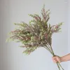 装飾的な花人工緑の植物霧松の草の結婚式の花のアレンジメントベリークリスマス装飾の偽物