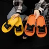 Ev Ayakkabı Slaytları Junior Sandalet Erkek Terlik Açık Ayak Parmağı Yaz Dış Banyo Ayakkabıları Kadınlar İçin 2023 Sevimli Banyo Terlikleri Y240401