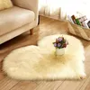 Tapis blanc imitation laine tapis en forme de coeur tapis de sol en peluche salon chambre chevet belle fille