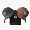 Tongue Duck Luxo Chapéu Designer de Luxo Cr Men Mulheres Mulheres Capas de Capitões Curvados Cabelo Capéu de Verão Chapéus de Baseball Casquette Sânscrito Coração Cruzada Cap Wdh1