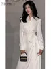 カジュアルドレス女性のための白いドレス2024スプリングスタイルエレガントな長袖ハイエンドセンスユニークで絶妙なフレンチウエストスリム