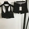 Pantaloncini per cisterna sportive reggiseni che impostano il costume da bagno in bikinis di lusso sexy biancheria intima da yoga sportiva da sere