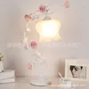 Tafellampen zoete en romantische roos idyllische prinses ijzeren lamp voor slaapkamerbed huisdecoratie artistieke nacht