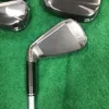 7pcs Brand 790 Irons Black Golf Iron Set 49p RS Flex Steelgraphite Arbre avec couvercle de tête 240430