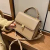 Sacs à bandoulins Niche Design Premium Handbag Fashion Retro Messenger Sac Mesquer Western Portable Slewing Arm Dual-Use